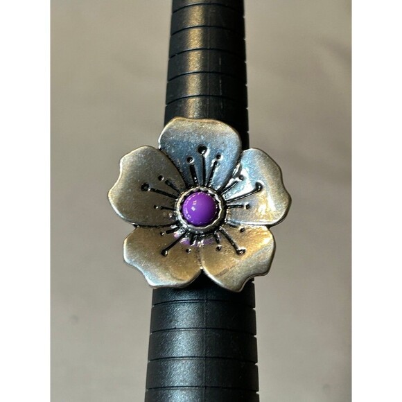 Paparazzi Silver Tone and Purple Flower Adjustable Stretch Ring - Picture 1 of 3
